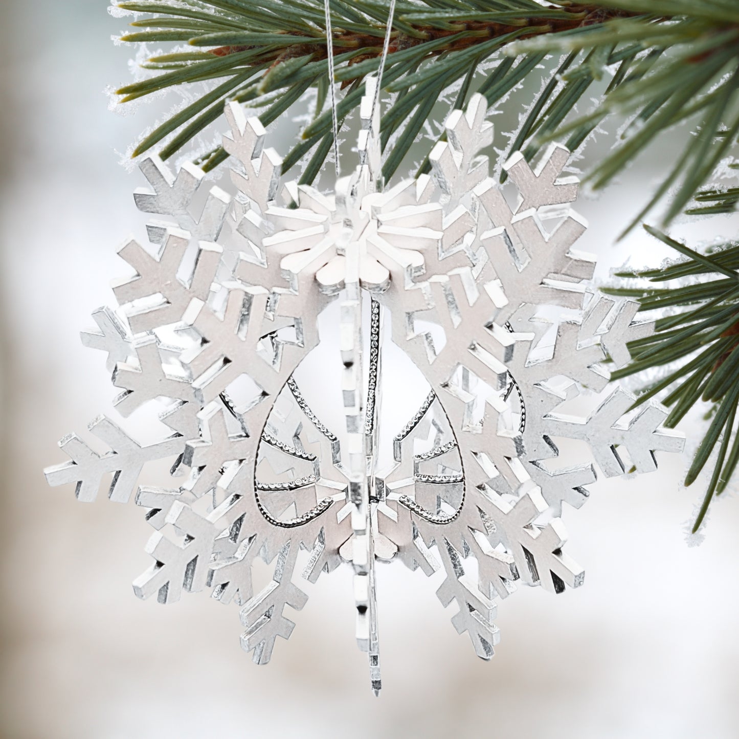 Exclusive Snowflake Christmas Ornament – 2024 Zenit Arts & Crafts Collection