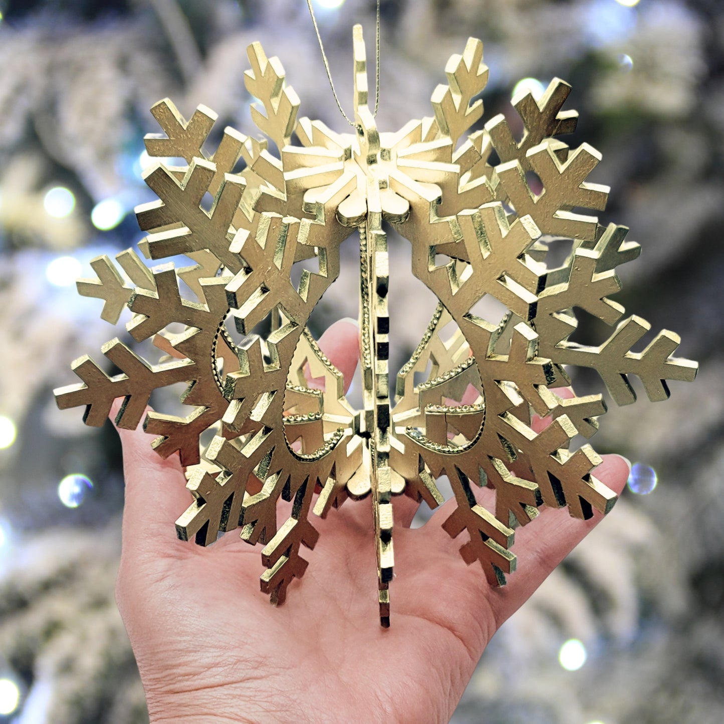 Exclusive Snowflake Christmas Ornament – 2024 Zenit Arts & Crafts Collection