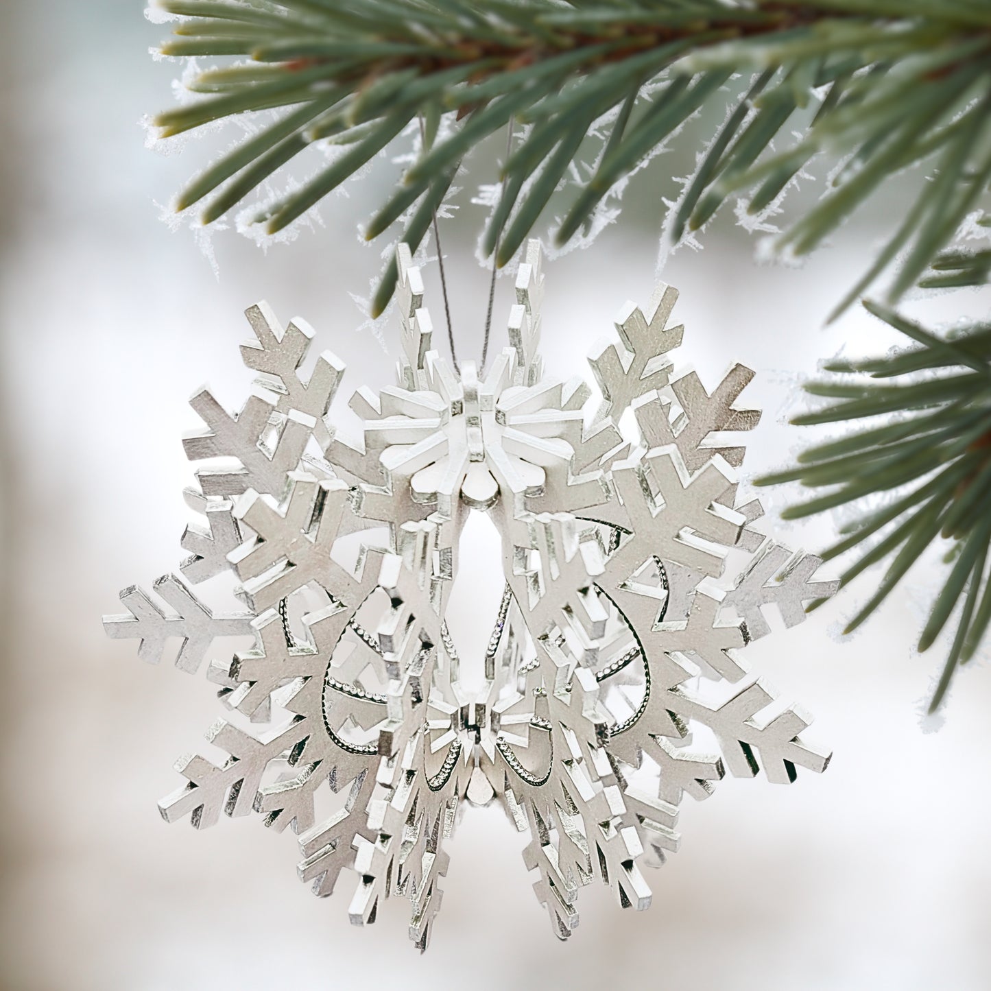 Exclusive Snowflake Christmas Ornament – 2024 Zenit Arts & Crafts Collection